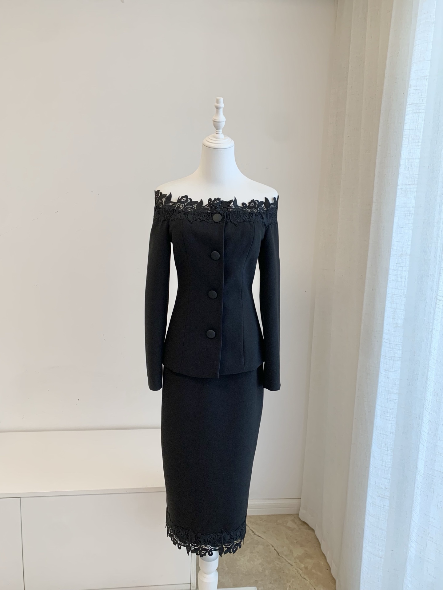Women Floral Embroidery Black  - Midi Skirt Floral ulasan dan harga